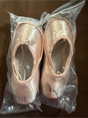 NWT Size 6 XXX Alpha Bloch Pointe Shoes in Pink (S0104)